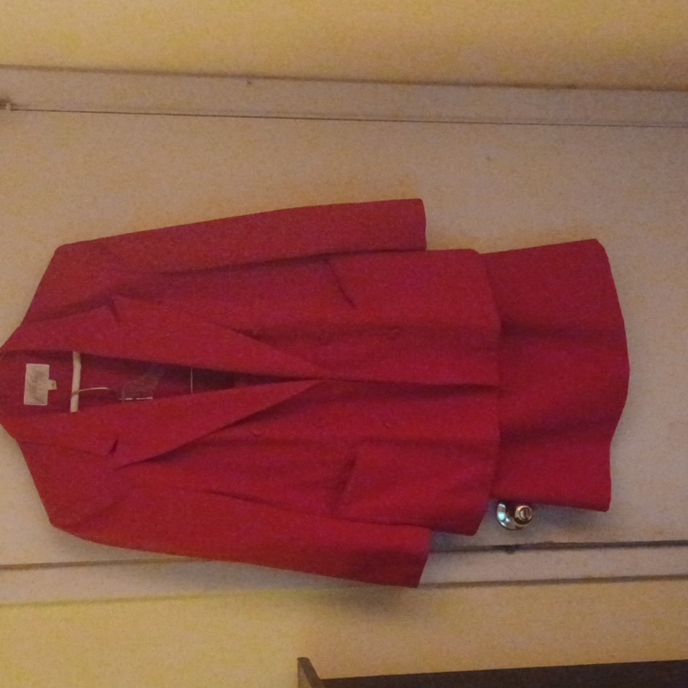Skirt suit